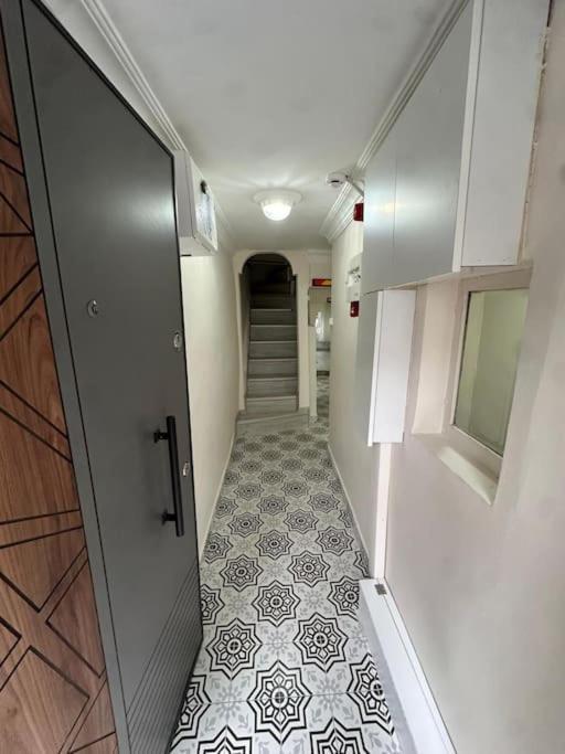 Apartment Tarihi Yarimada Fatihte Iki Katli Muestakil Ev