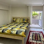 Tarihi Yarimada Fatihte Iki Katli Muestakil Ev